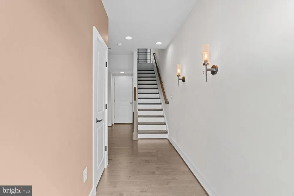 5284 RIDGEVIEW RETREAT DRIVE Chantilly, VA 20151