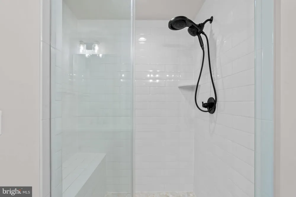 5284 RIDGEVIEW RETREAT DRIVE Chantilly, VA 20151