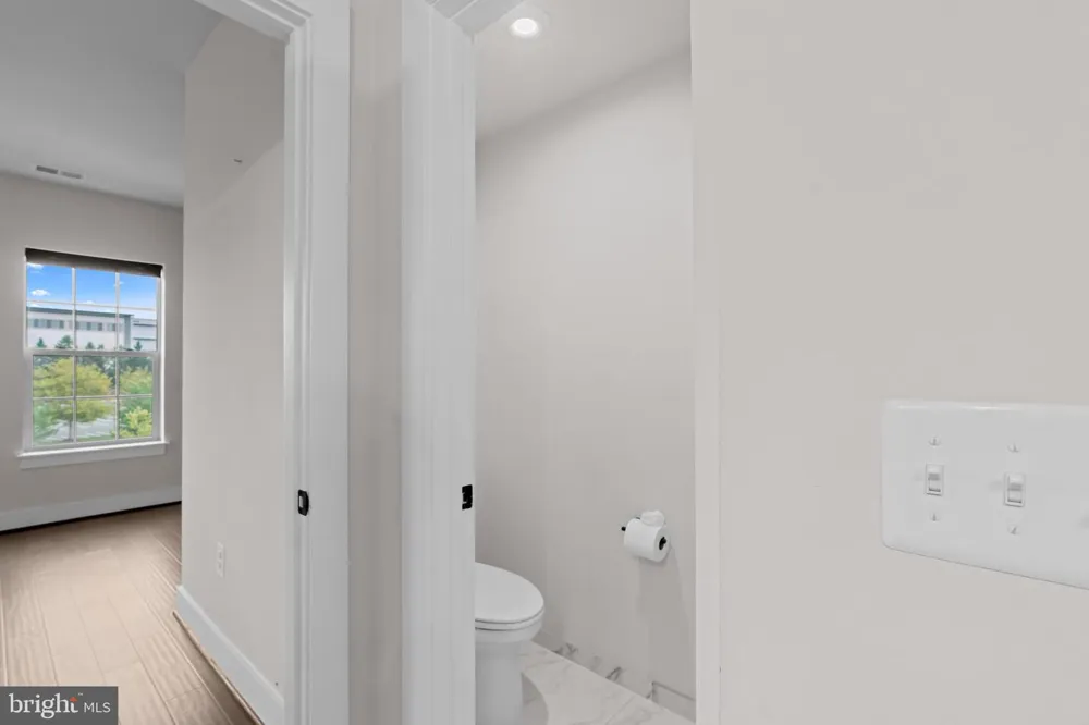 5284 RIDGEVIEW RETREAT DRIVE Chantilly, VA 20151