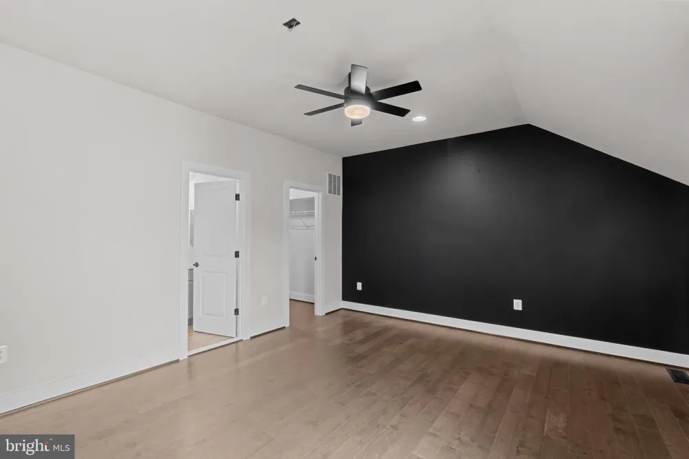 5284 RIDGEVIEW RETREAT DRIVE Chantilly, VA 20151