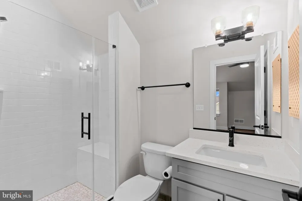 5284 RIDGEVIEW RETREAT DRIVE Chantilly, VA 20151