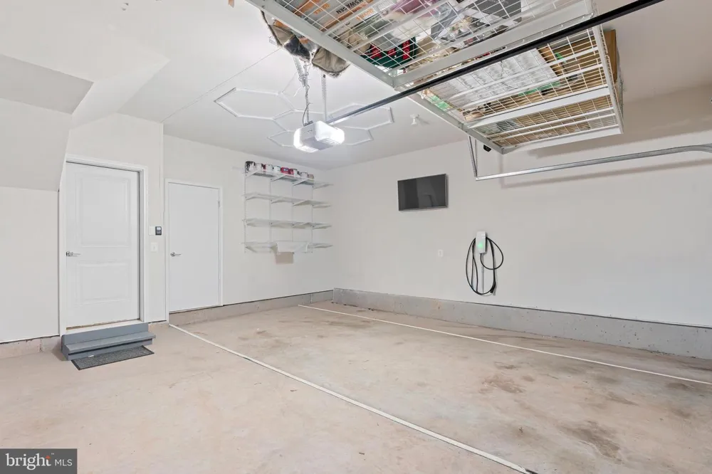 5284 RIDGEVIEW RETREAT DRIVE Chantilly, VA 20151
