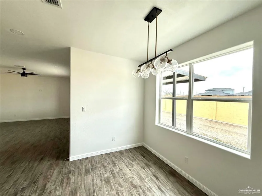 5401 Crown Point Pharr, TX 78577