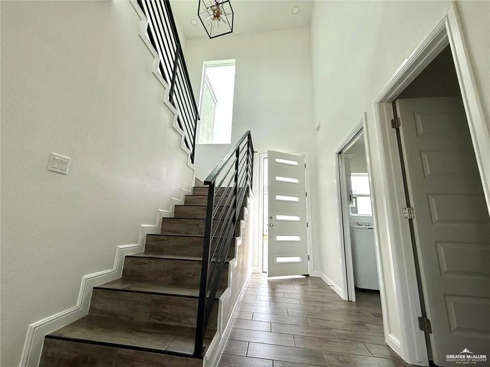 5401 Crown Point Pharr, TX 78577