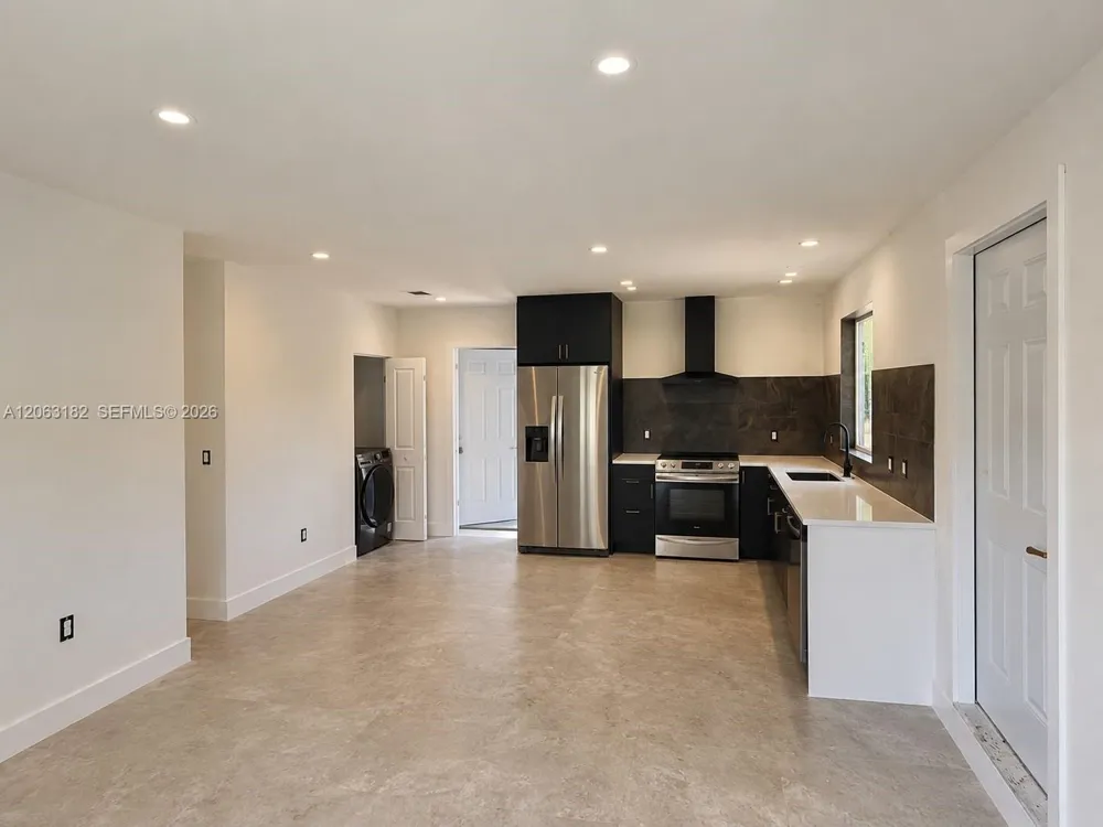 812 NW 67th St Miami, FL 33150