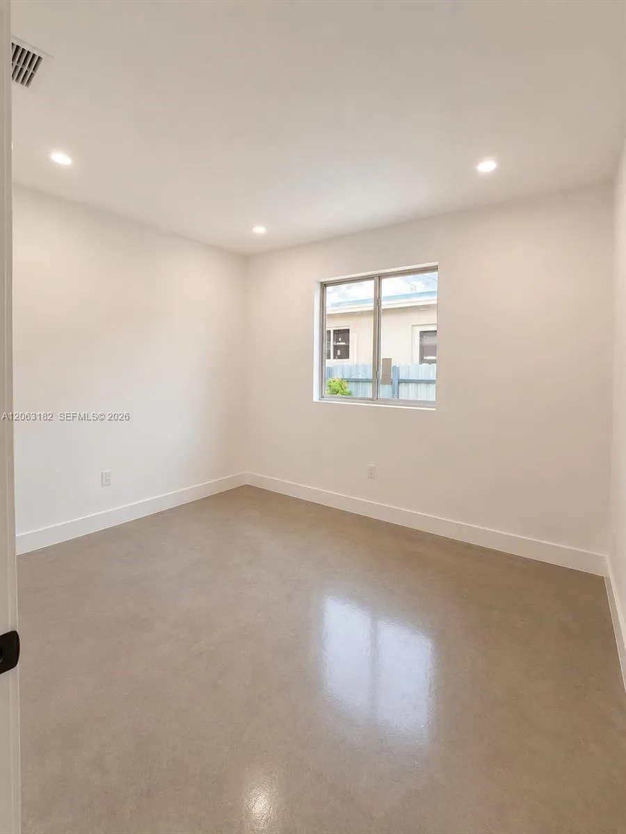 812 NW 67th St Miami, FL 33150