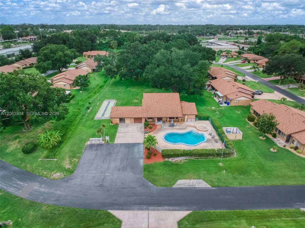 2418 Hidden Creek Cir Sebring, FL 33870