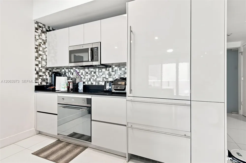 1010 Brickell Ave #2403 Miami, FL 33131