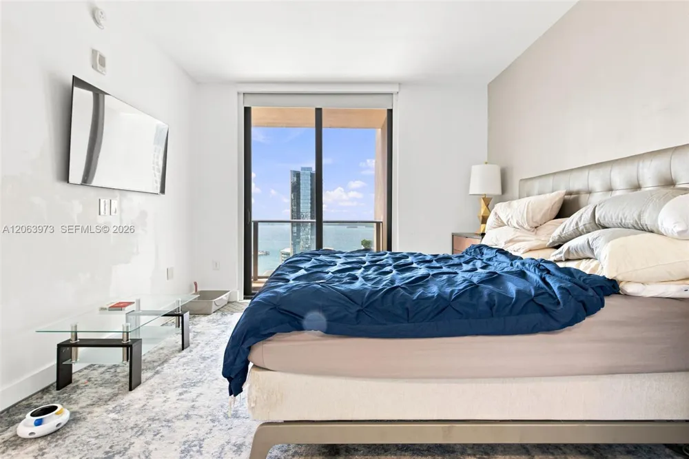 1010 Brickell Ave #2403 Miami, FL 33131