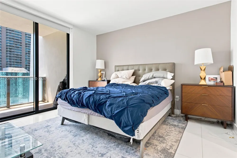 1010 Brickell Ave #2403 Miami, FL 33131
