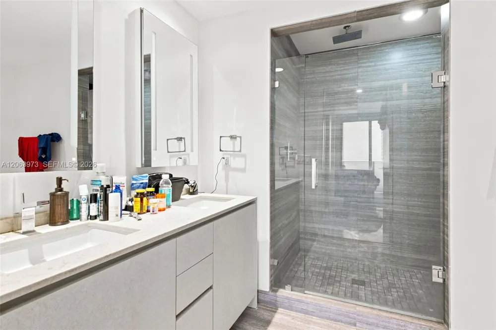 1010 Brickell Ave #2403 Miami, FL 33131