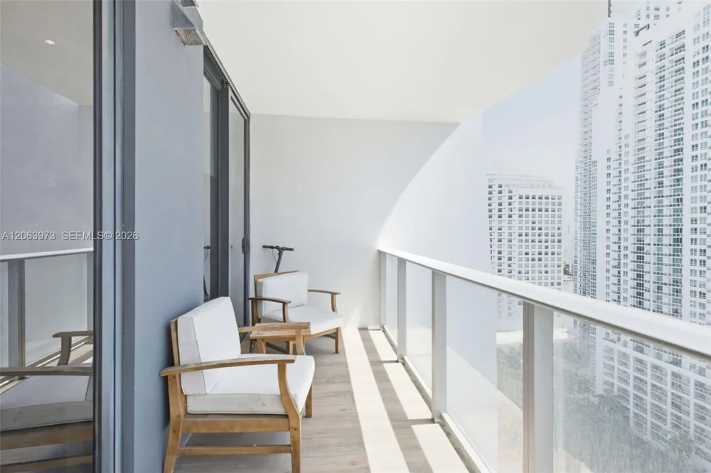 1010 Brickell Ave #2403 Miami, FL 33131