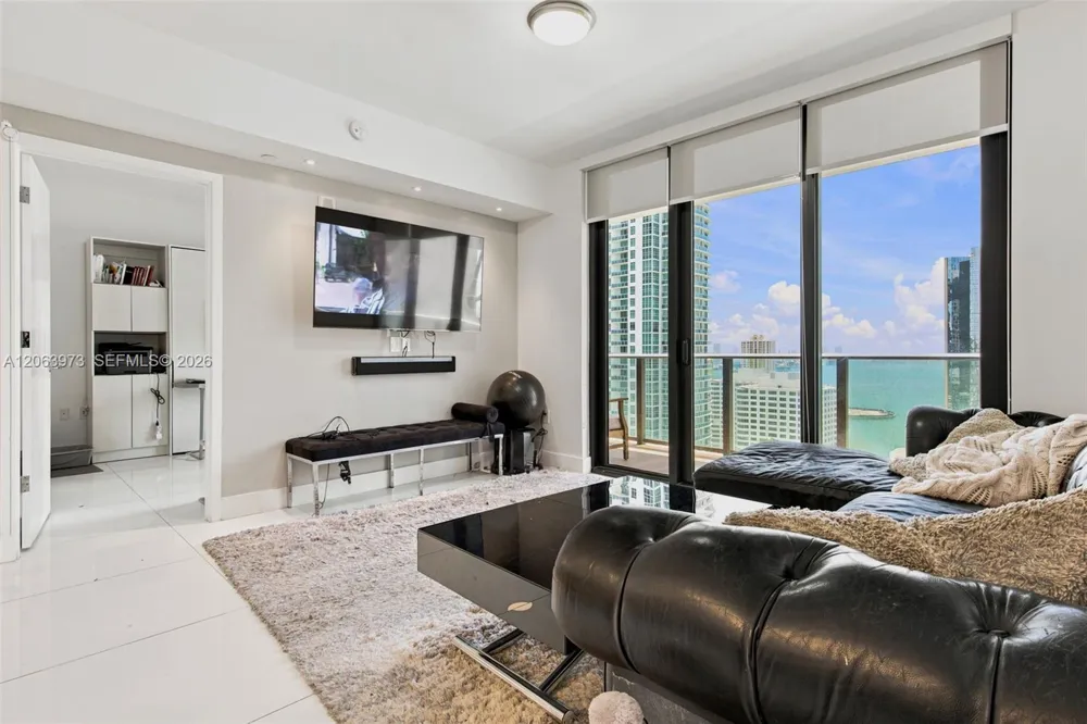 1010 Brickell Ave #2403 Miami, FL 33131