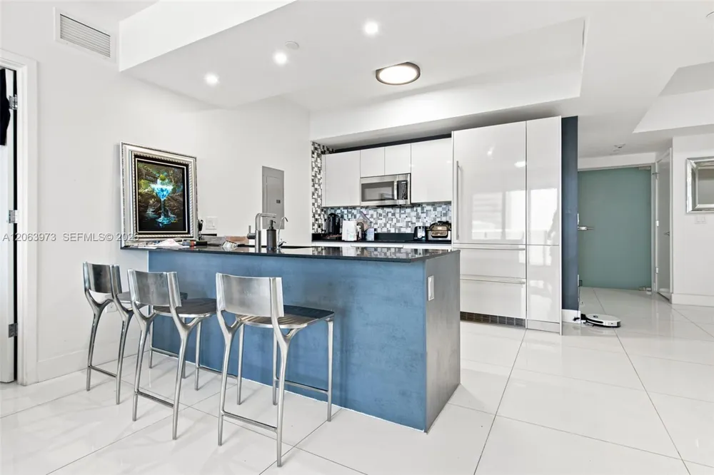1010 Brickell Ave #2403 Miami, FL 33131