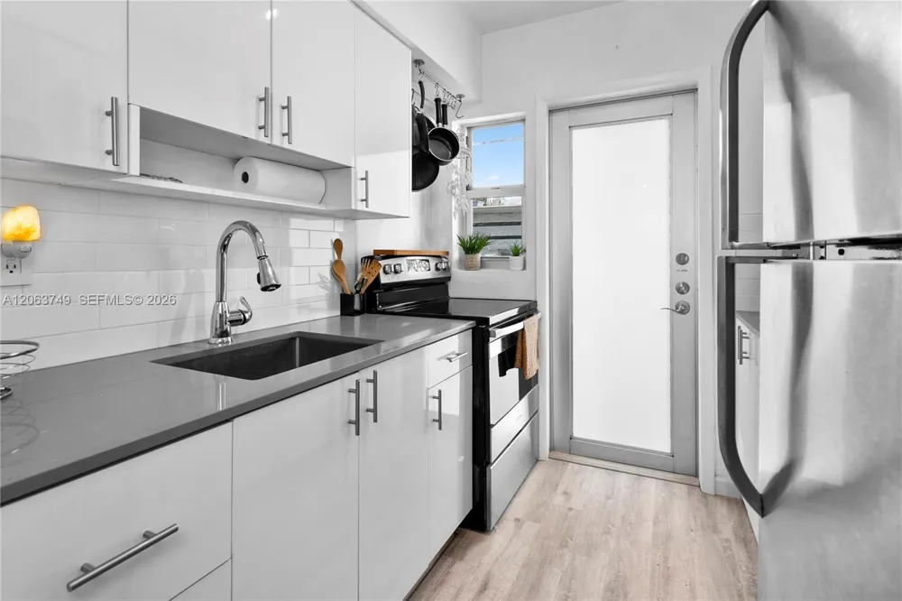 641 Espanola Way #24 Miami Beach, FL 33139
