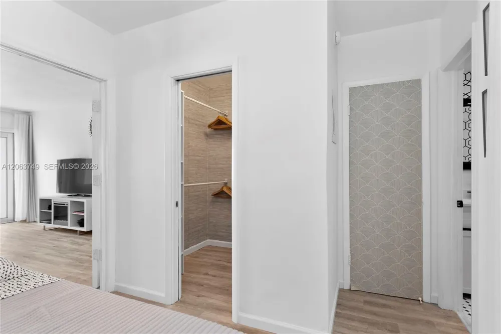 641 Espanola Way #24 Miami Beach, FL 33139