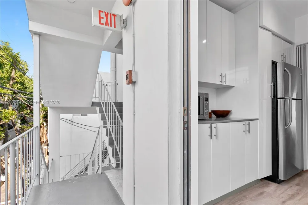 641 Espanola Way #24 Miami Beach, FL 33139