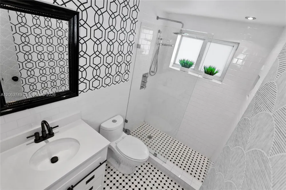 641 Espanola Way #24 Miami Beach, FL 33139