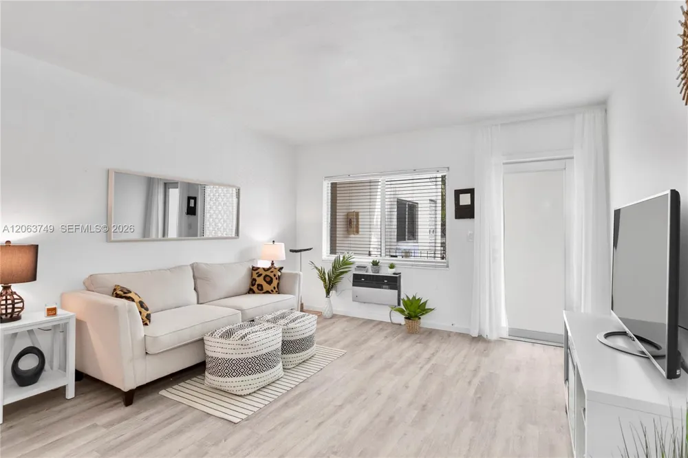 641 Espanola Way #24 Miami Beach, FL 33139