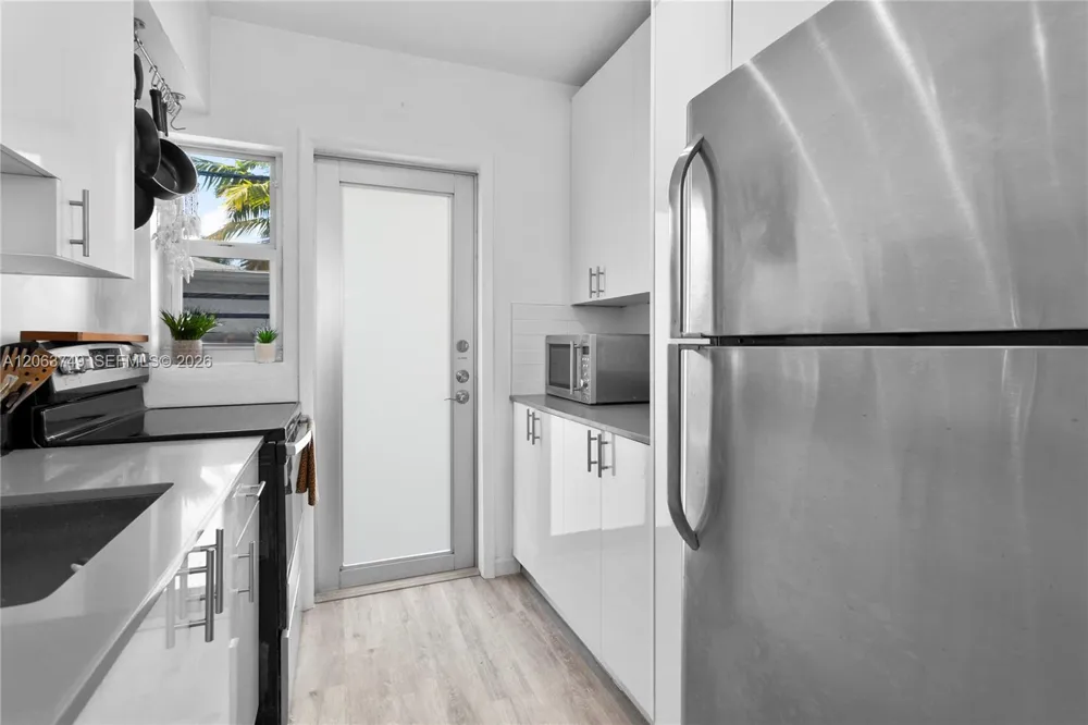 641 Espanola Way #24 Miami Beach, FL 33139