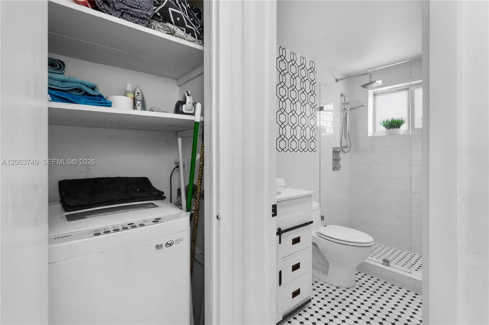 641 Espanola Way #24 Miami Beach, FL 33139
