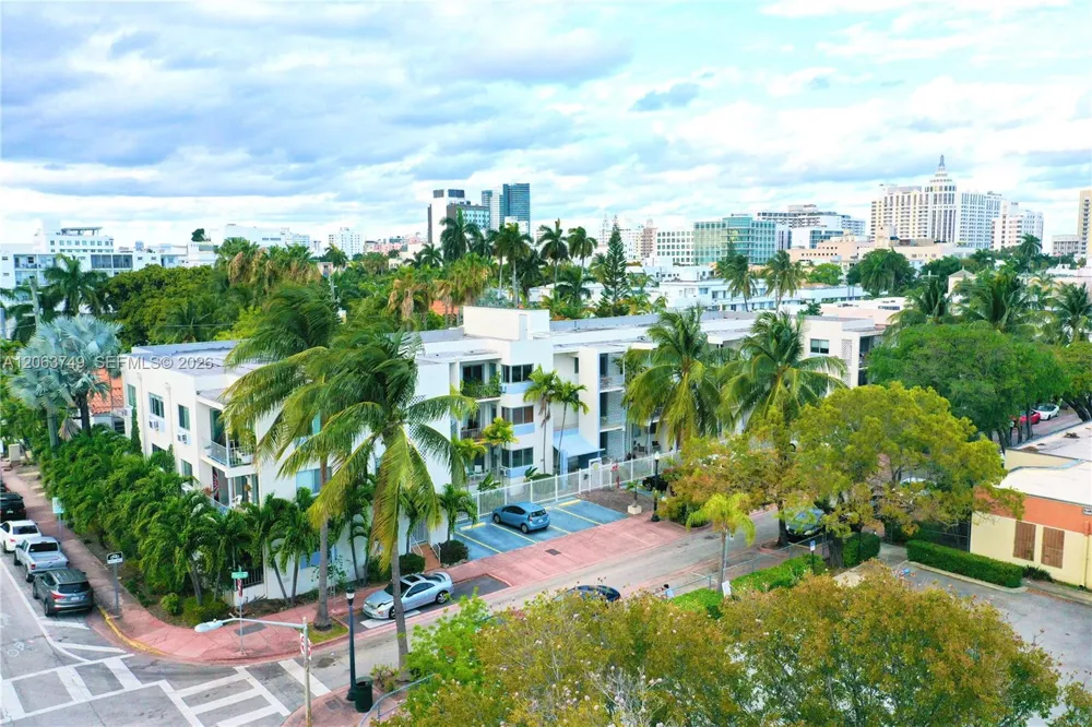 641 Espanola Way #24 Miami Beach, FL 33139