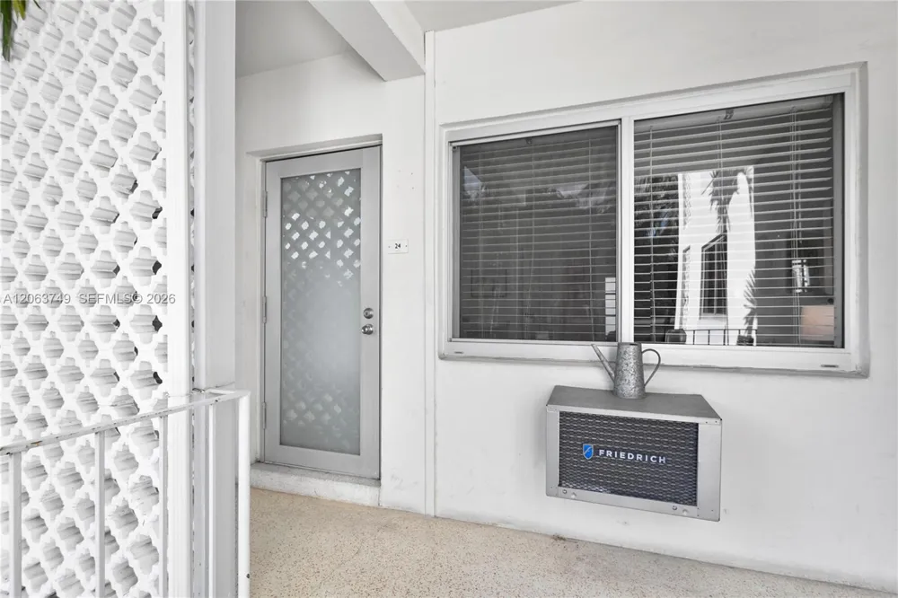 641 Espanola Way #24 Miami Beach, FL 33139