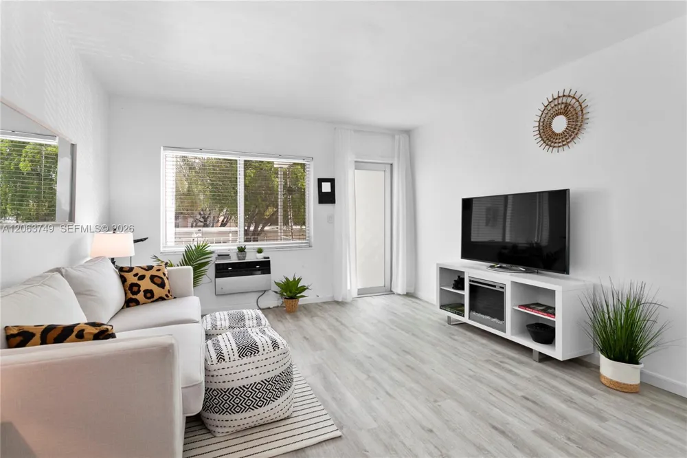 641 Espanola Way #24 Miami Beach, FL 33139