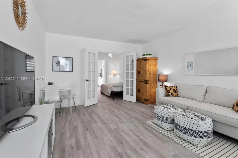 641 Espanola Way #24 Miami Beach, FL 33139