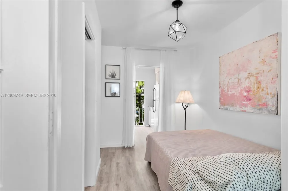 641 Espanola Way #24 Miami Beach, FL 33139