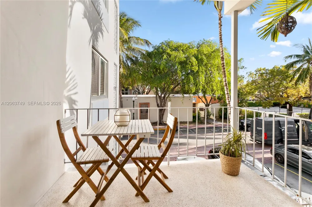 641 Espanola Way #24 Miami Beach, FL 33139