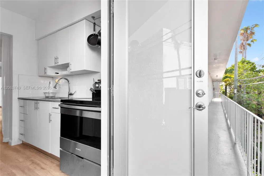 641 Espanola Way #24 Miami Beach, FL 33139