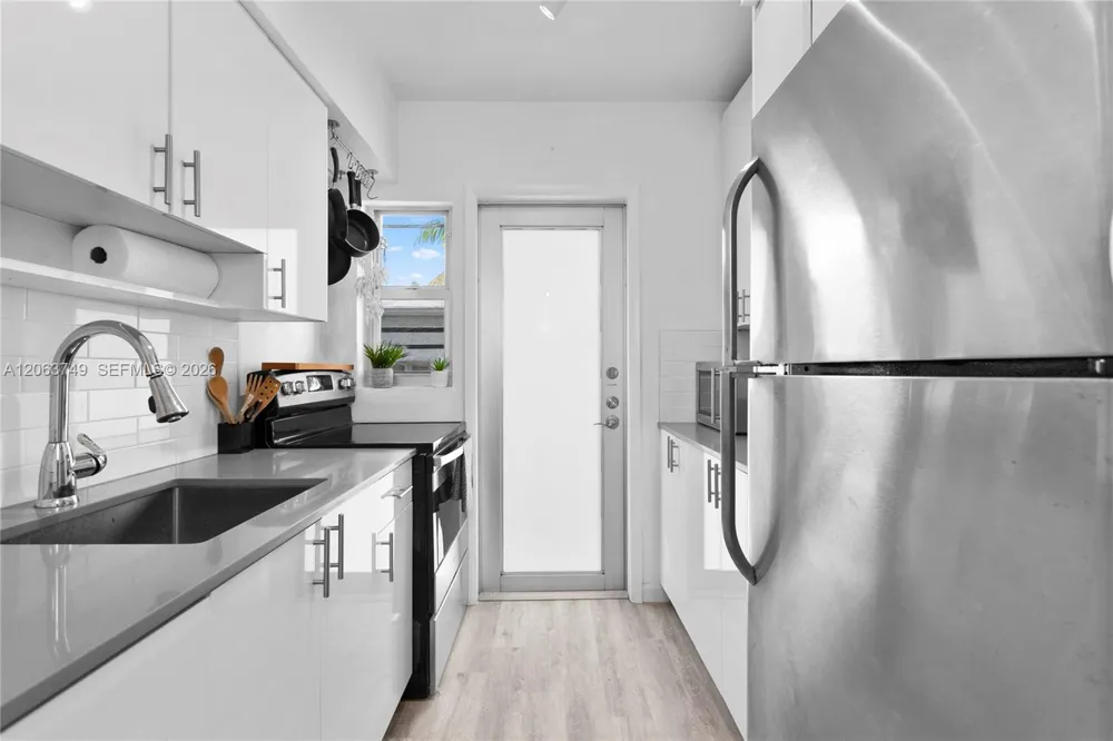 641 Espanola Way #24 Miami Beach, FL 33139