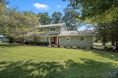 1804 COUNTRY CLUB DR