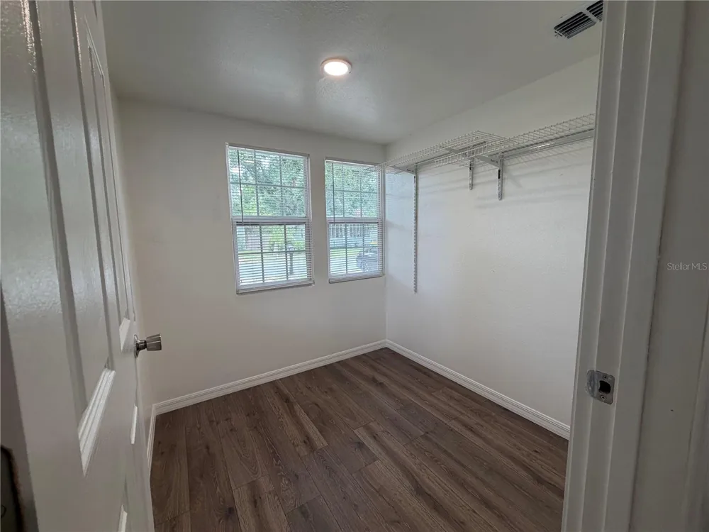 233 S RHODES STREET Mount Dora, FL 32757