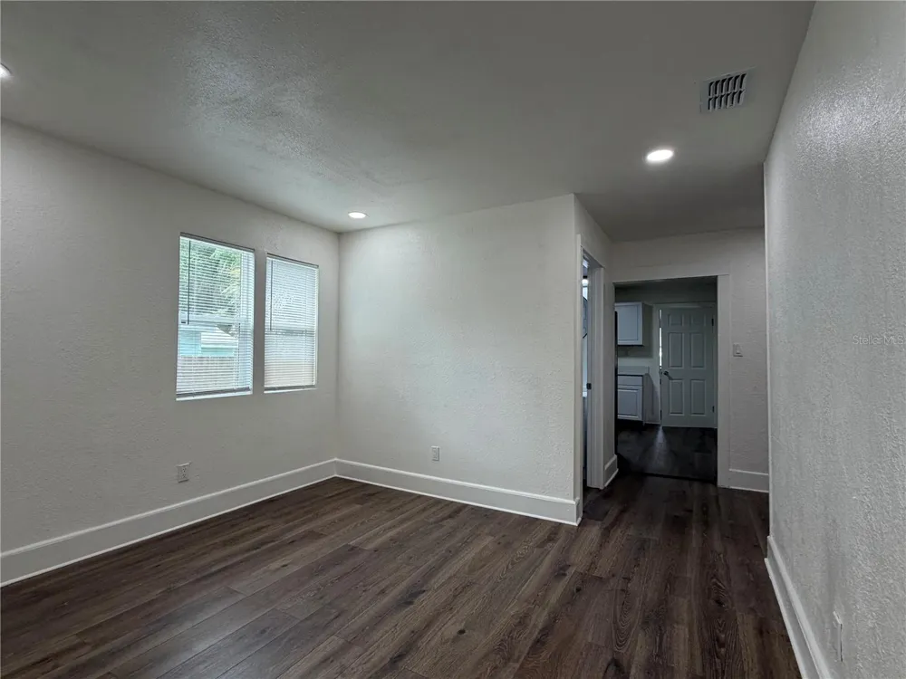 233 S RHODES STREET Mount Dora, FL 32757