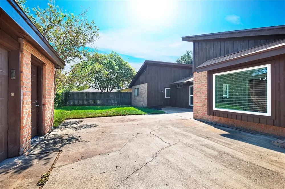 5038 Crestwick Corpus Christi, TX 78413