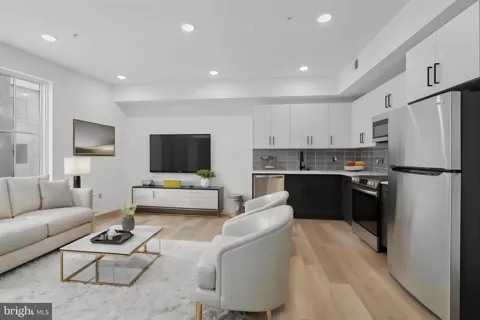 1828 FRANKFORD AVENUE #302