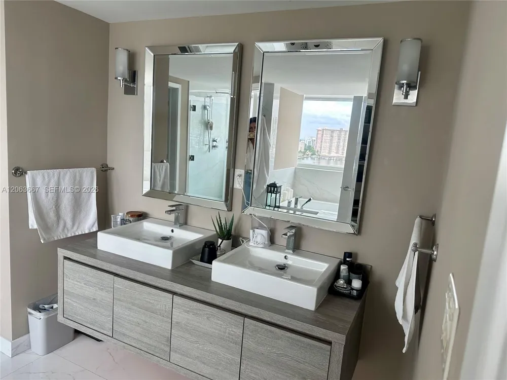 400 Sunny Isles Blvd #1401 Sunny Isles Beach, FL 33160