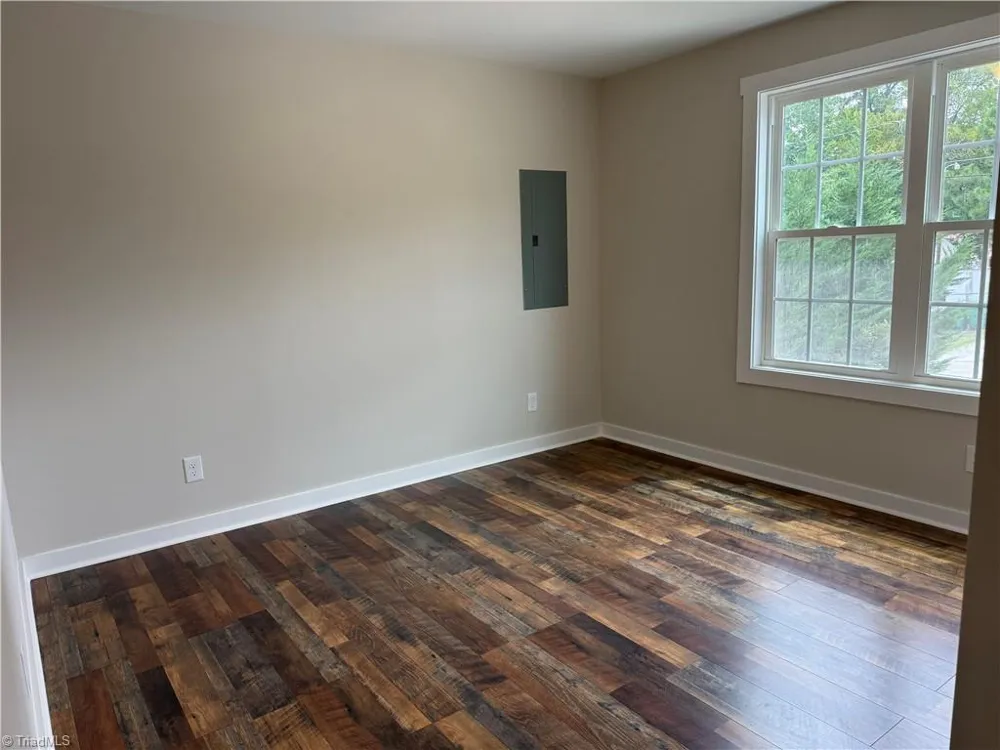 2403 Friends Avenue High Point, NC 27263