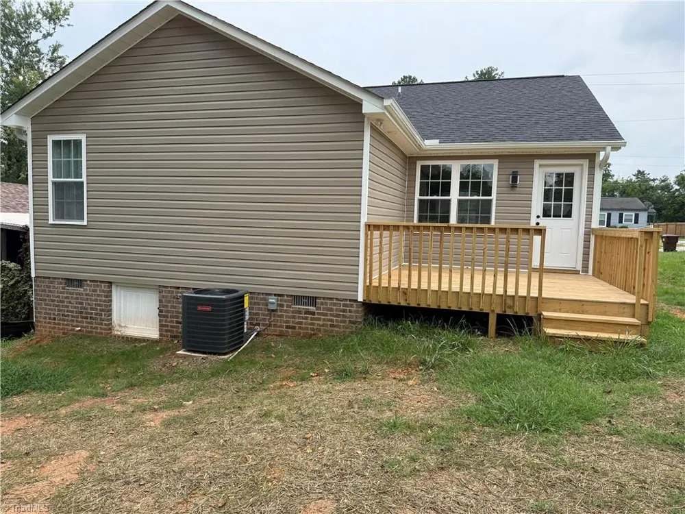 2403 Friends Avenue High Point, NC 27263