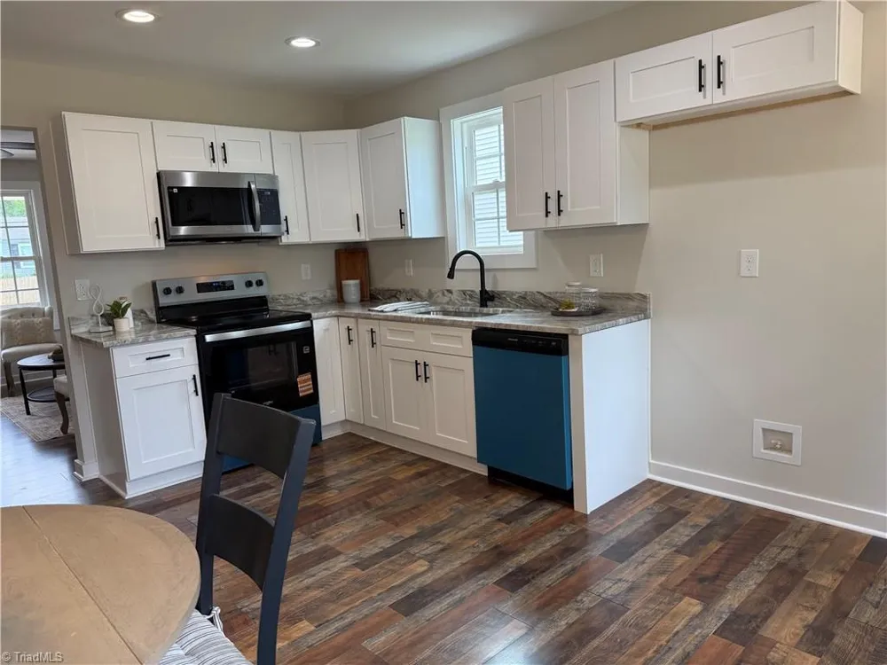 2403 Friends Avenue High Point, NC 27263