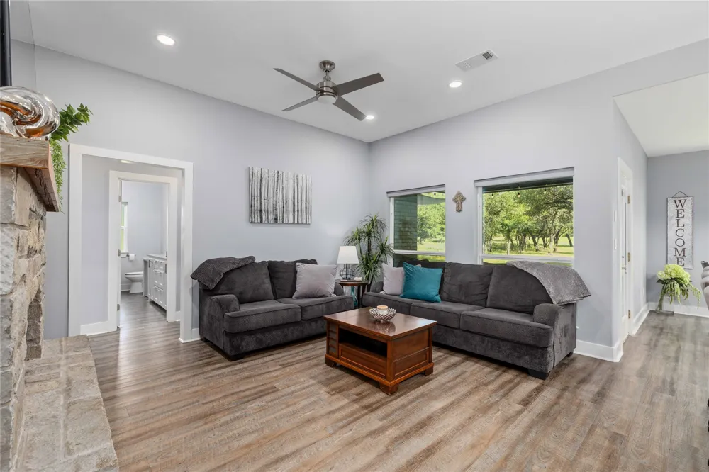 7274 Feather Bay Boulevard Brownwood, TX 76801
