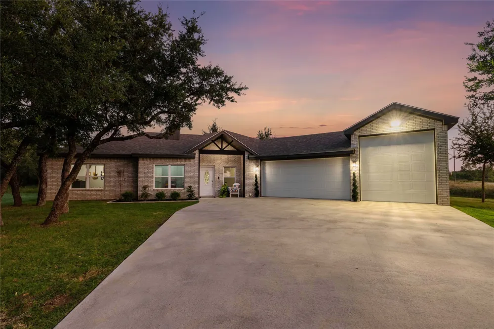 7274 Feather Bay Boulevard Brownwood, TX 76801