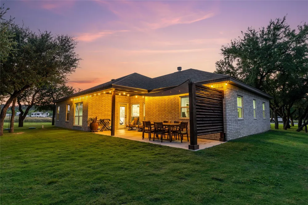 7274 Feather Bay Boulevard Brownwood, TX 76801