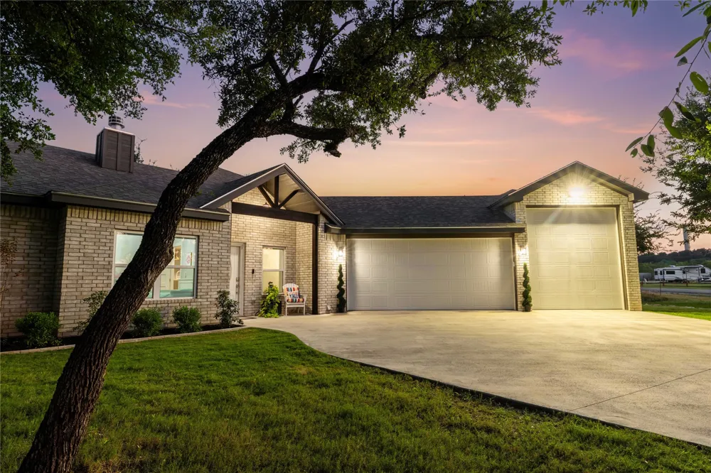 7274 Feather Bay Boulevard Brownwood, TX 76801