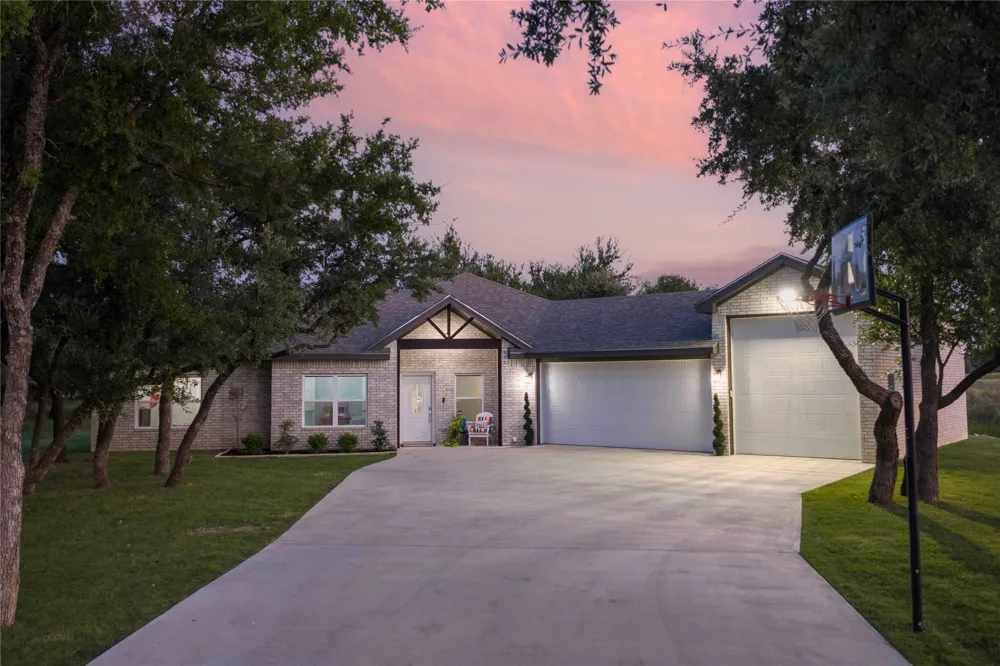 7274 Feather Bay Boulevard Brownwood, TX 76801