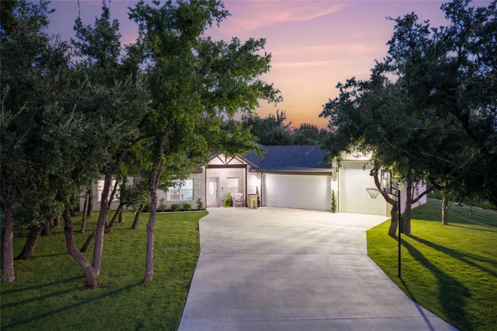 7274 Feather Bay Boulevard Brownwood, TX 76801
