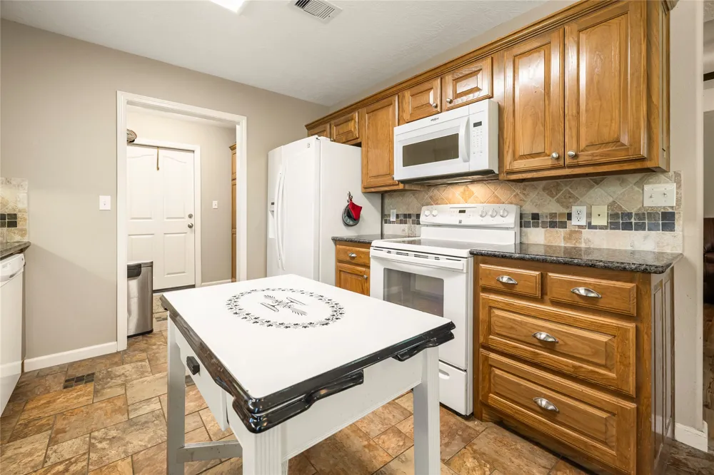 780 S Fm 17 Alba, TX 75410