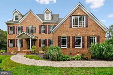 11 WALTERS WAY